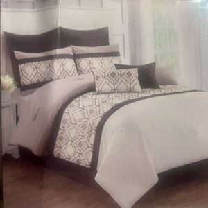 FEH 9-Piece Cal King Bedding Set